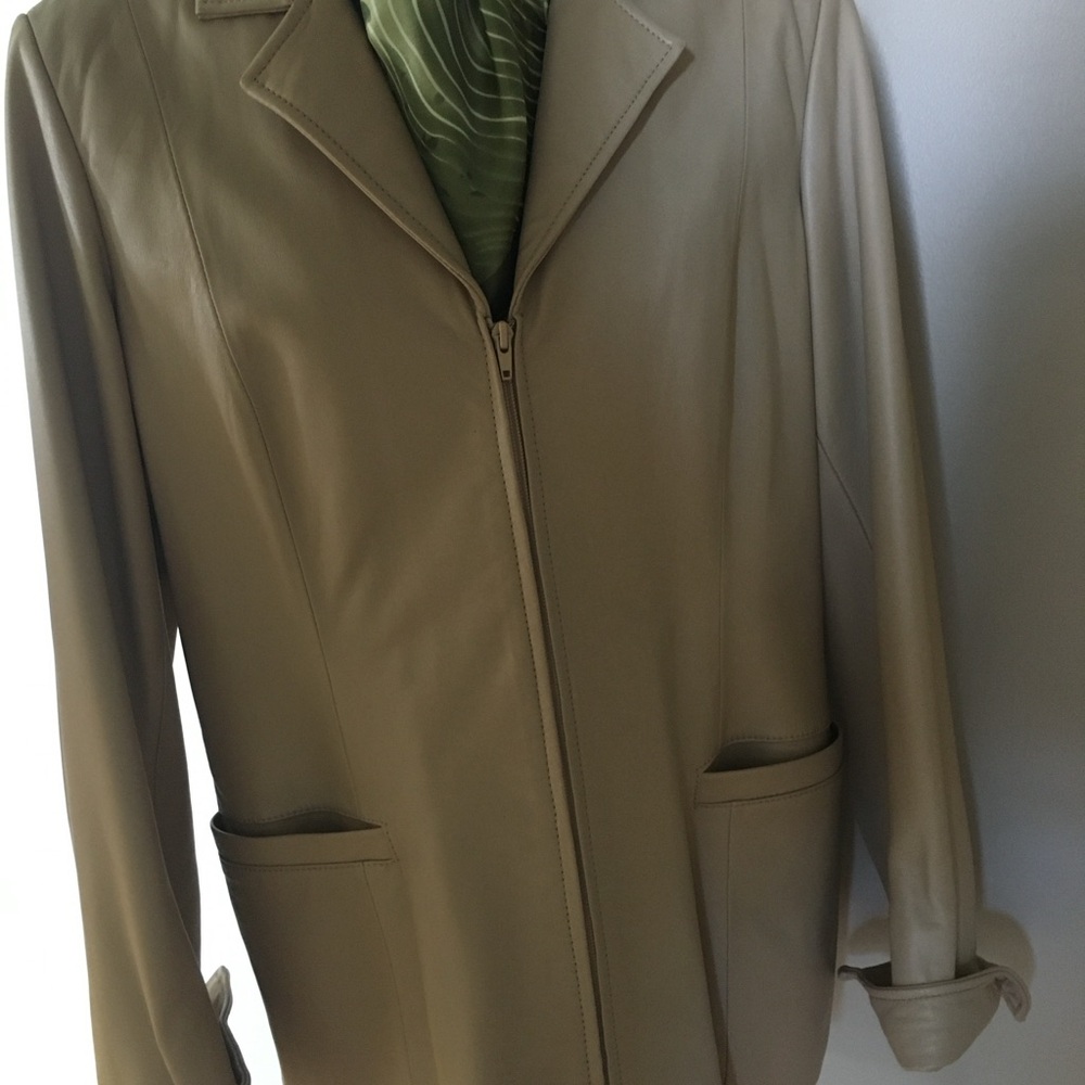 Danier leather jacket, light butterscotch size L - Picture 2 of 10